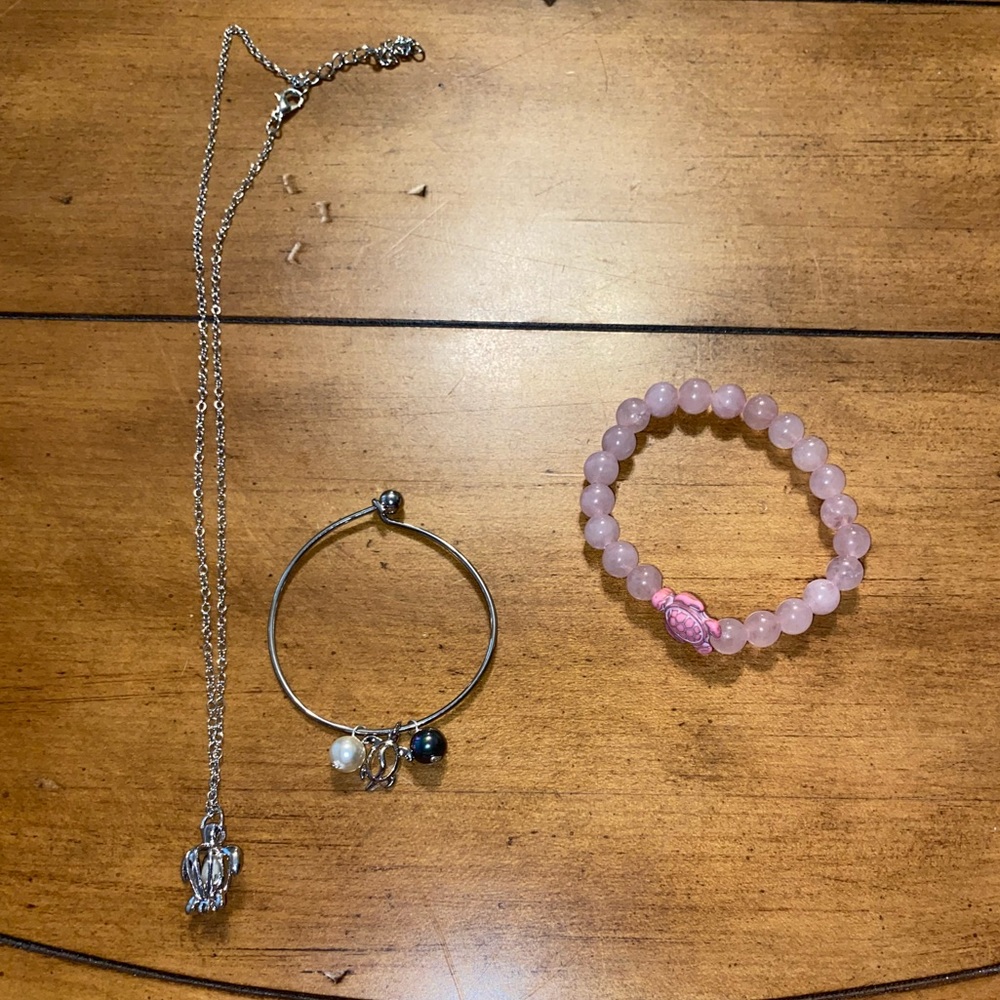 Turtle jewelry from Hawaii. Silver Pearl turtle necklace & bracelet &pink stone